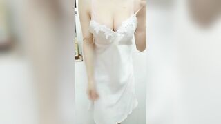 E Sinh viên Năm nhất, Vào WC đi tắm Khoe Body loli mình dây rậm lông cực nứng