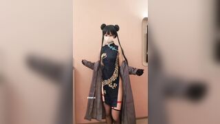 Ơ tưởng em nhảy nude mà nào ngờ e chỉ đứng banh háng ra móc lồn rên rỉ