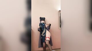 Ơ tưởng em nhảy nude mà nào ngờ e chỉ đứng banh háng ra móc lồn rên rỉ