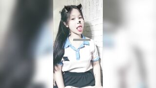 linh đan THPT 2k9 móc lồn tay đầy thủy dâm đem khoe ny