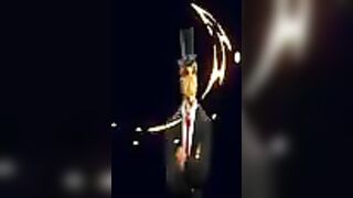 cô gái quàng khăn đỏ bị sói đụ vào bím