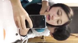 Vừa địt vừa quay video em gái k8 cực dâm
