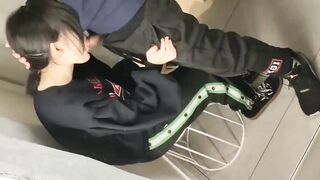 Tội nhỏ em họ, cứ đến nhà là bị lôi ra bú
