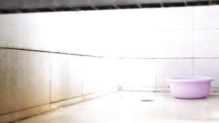 Quay lén e sinh viên chung trọ dáng ngon đi tắm,mấy e sinh viên toàn hàng non thôi p6