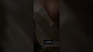 bé sinh viên vú tròn vo em còn ngại ngùng chưa biết rên nhưng lồn sướng chảy nước