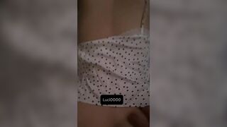 bé sinh viên vú tròn vo em còn ngại ngùng chưa biết rên nhưng lồn sướng chảy nước