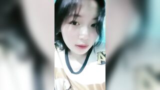 tuyết anh 2k8 móc lồn xong liếm p2