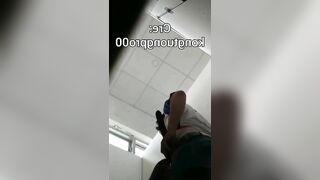 Seri quay lén: đôi học sinh lén lút bj trong wc trường học giờ ra chơi