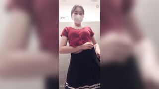 Dâm nữ Việt xinh cực dâm livetream ra quán cf k mặc quần lót show lồn múp public p2