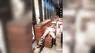 Em cosplayer vú bự dâm đãng tự tin khoe cá tính nơi công cộng p2