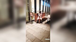 Em cosplayer vú bự dâm đãng tự tin khoe cá tính nơi công cộng p2