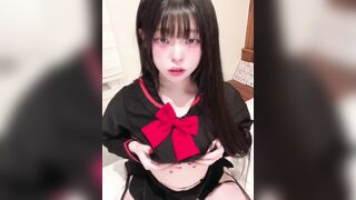 yudii em teen cực xinh lại có cặp vú bự nhũ hồng hào cực ngon