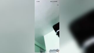 Bé loli cấp 3 khoe vú to căng tròn