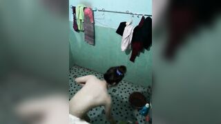 Rình nhỏ hàng xóm tắm ai ngờ khúc cuối bị phát hiện (Hack cam, quay lén)