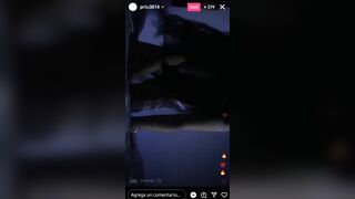 Nhỏ bạn thân thua kèo phải lên ig live show hàng