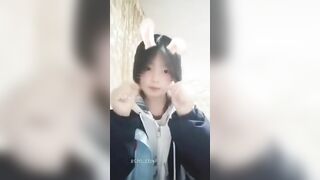 THỎ CON NGỐC NGHẾCH