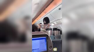 quay lén các tiếp viên hàng không gợi cảm