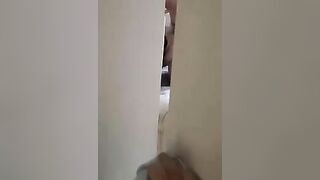 Quay lén thằng bạn địt nhau với ghệ nó tại phòng