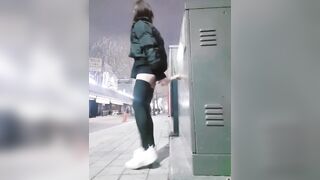 gái dâm chơi cu giả ngay ngoài đường
