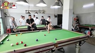 Phô dâm trực tiếp trong quán billiards