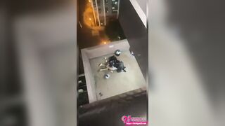 Đã public còn threesome ngay ngoài ban công chung cư