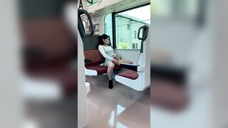 quay phim em gái xoa hột le, núm vú public