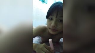 Bé học sinh bị lộ clip 20