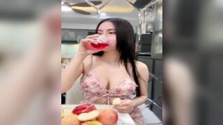 Pong Xinh Rảnh Rỗi Tự Quay Thủ Dâm Cực Nứng P88