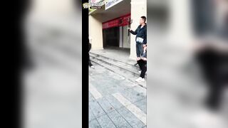 gái xinh khoe hàng public nơi công cộng