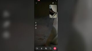 thùy linh 2k8 sao lúc call m cho t mặt sịp mà giờ bảo t đút cả ngón tay vào