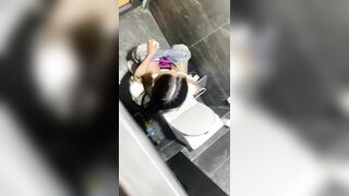 siêu phẩm quay lén các em xinh đi đái nhìn thật thích mắt - phần 9