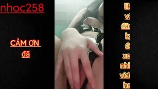 Em gái 16 tuổi mới lớn vú bự nứng lồn quá trốn vào nhà tắm thủ dâm cho sướng lồn