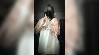 Thùy Linh 2k8 nhảy nude