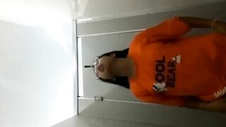 Em 2k9 mới lớn bị dụ show trong wc khi đi học tiếng anh