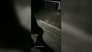 ĐÊM HÔM E VÁC LỒN ĐI ĐÂU ĐẤY