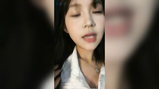 sinh viên năm nhất xinh đẹp thủ dâm bán quạt #1