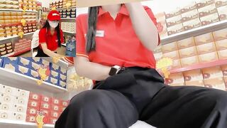 bé nhân viên siêu thị winmart lại thủ dâm ở chỗ làm - phần 11