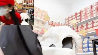 bé nhân viên siêu thị winmart lại thủ dâm ở chỗ làm - phần 16