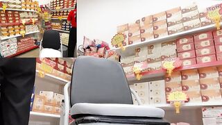 bé nhân viên siêu thị winmart lại thủ dâm ở chỗ làm - phần 24