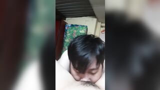 bé teen dâm dục làm tình cùng người yêu ở phòng khách - phần 1