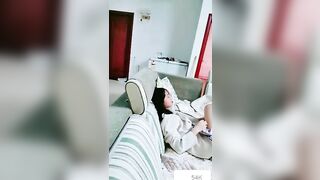 Em học sinh mới lớn bị mấy thằng mất dạy nó dụ dỗ đi khách sạn quan hệ tình dục