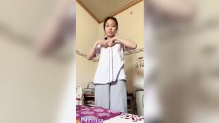 Em gái mới đi học về thủ dâm p1