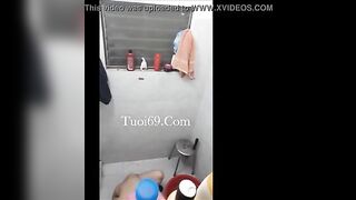 Em hàng xóm tắm 45