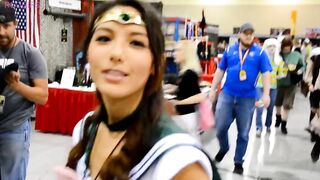 Đi fest cosplay không mặc quần lót