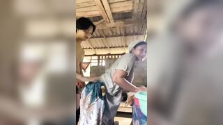 Dụ dỗ đụ vợ thằng khác sau bếp ngay trong nhà nó, hấp dẫn thật sự.