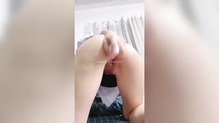 Em sinh viên siêu xinh thủ dâm lỗ lồn lỗ đít dâm đãng kích thích