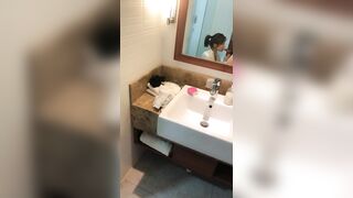 cô bạn thân thèm cu