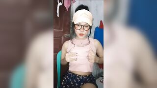 Vú to nứng lồn 17