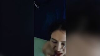 Chị dâu bảo em chồng, suất lên mặt đi muốn suất vào lồn lần sau đừng xin đụ.