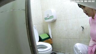 quay lén mấy em gái xinh đi đái em nào đít cũng tròn - phần 6